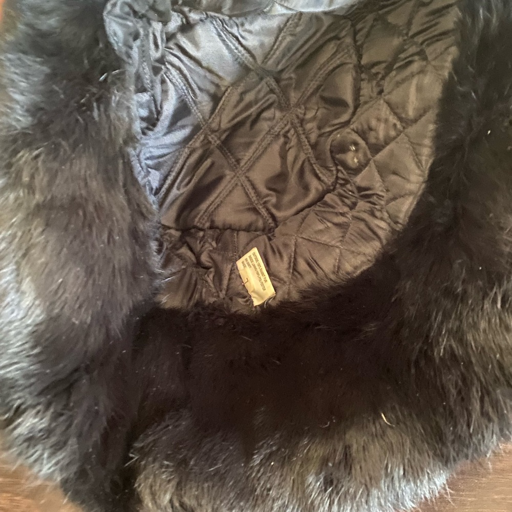 Black Rabbit Fur Hat - Picture 7 of 9